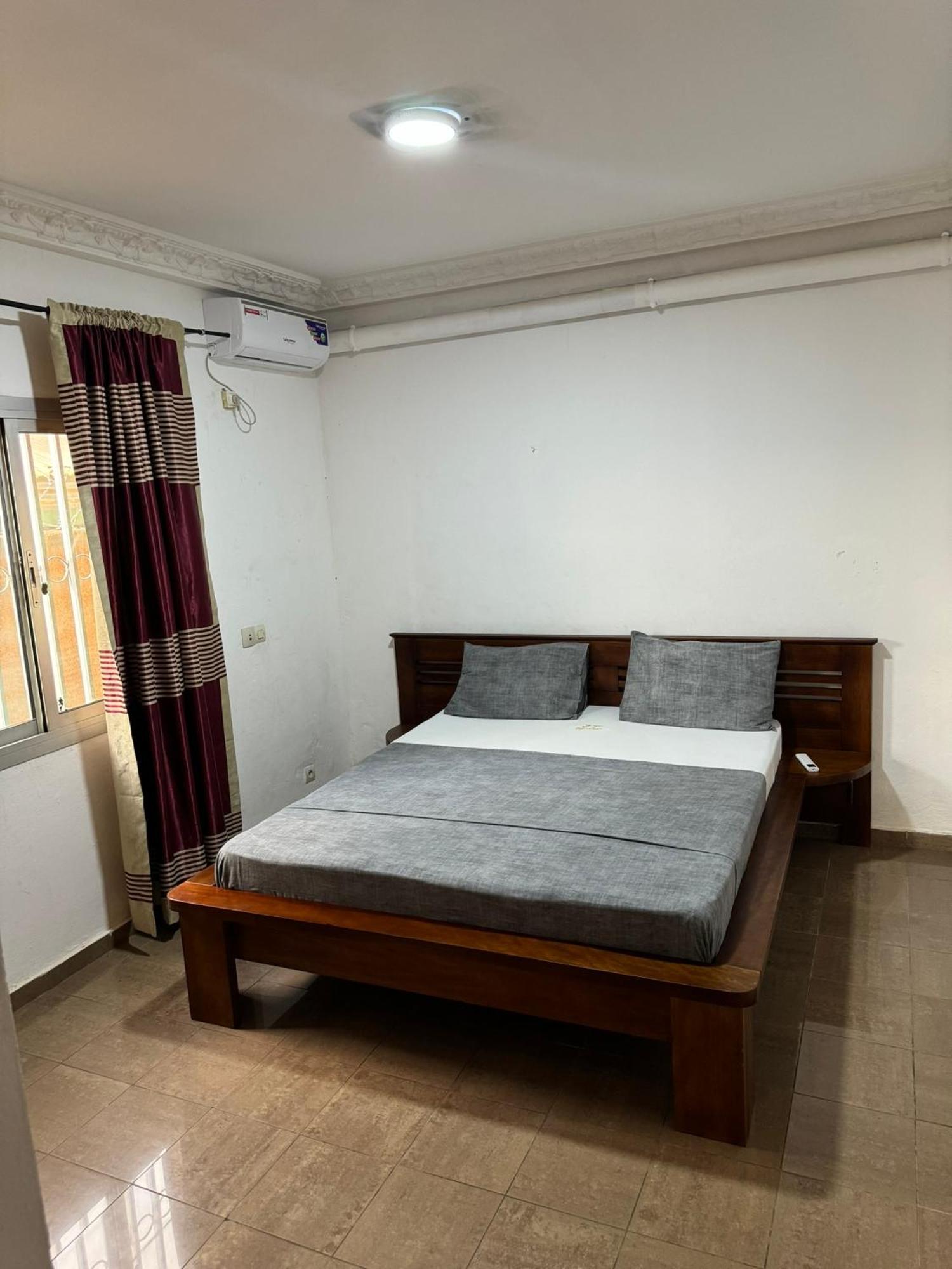 Appartements Modernes, Wifi, Tv - Yaounde, Omnisports Exterior foto